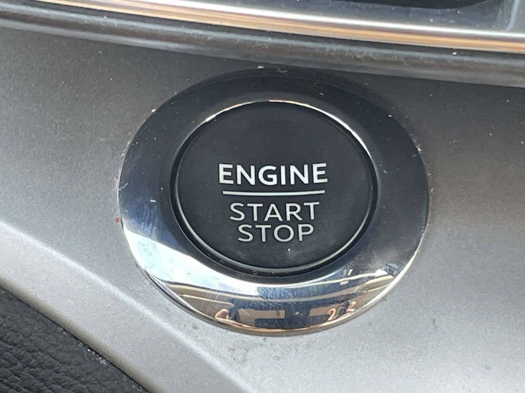 Certified 2022 Ford Explorer XLT w/ Equipment Group 202A RWD image 25