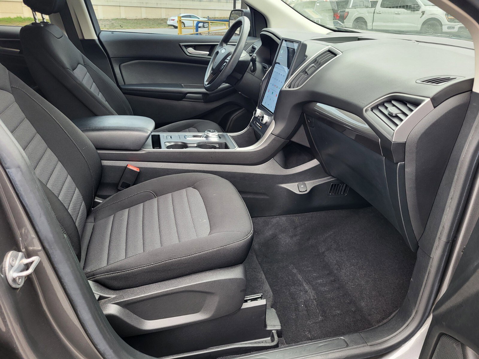 Certified 2022 Ford Edge SE image 12