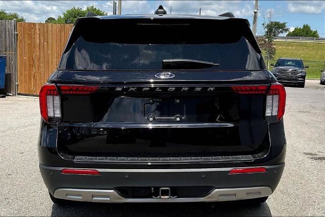Certified 2025 Ford Explorer Active w/ Active Comfort Package RWD image 5