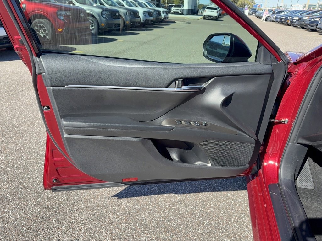 Used 2022 Toyota Camry LE image 8