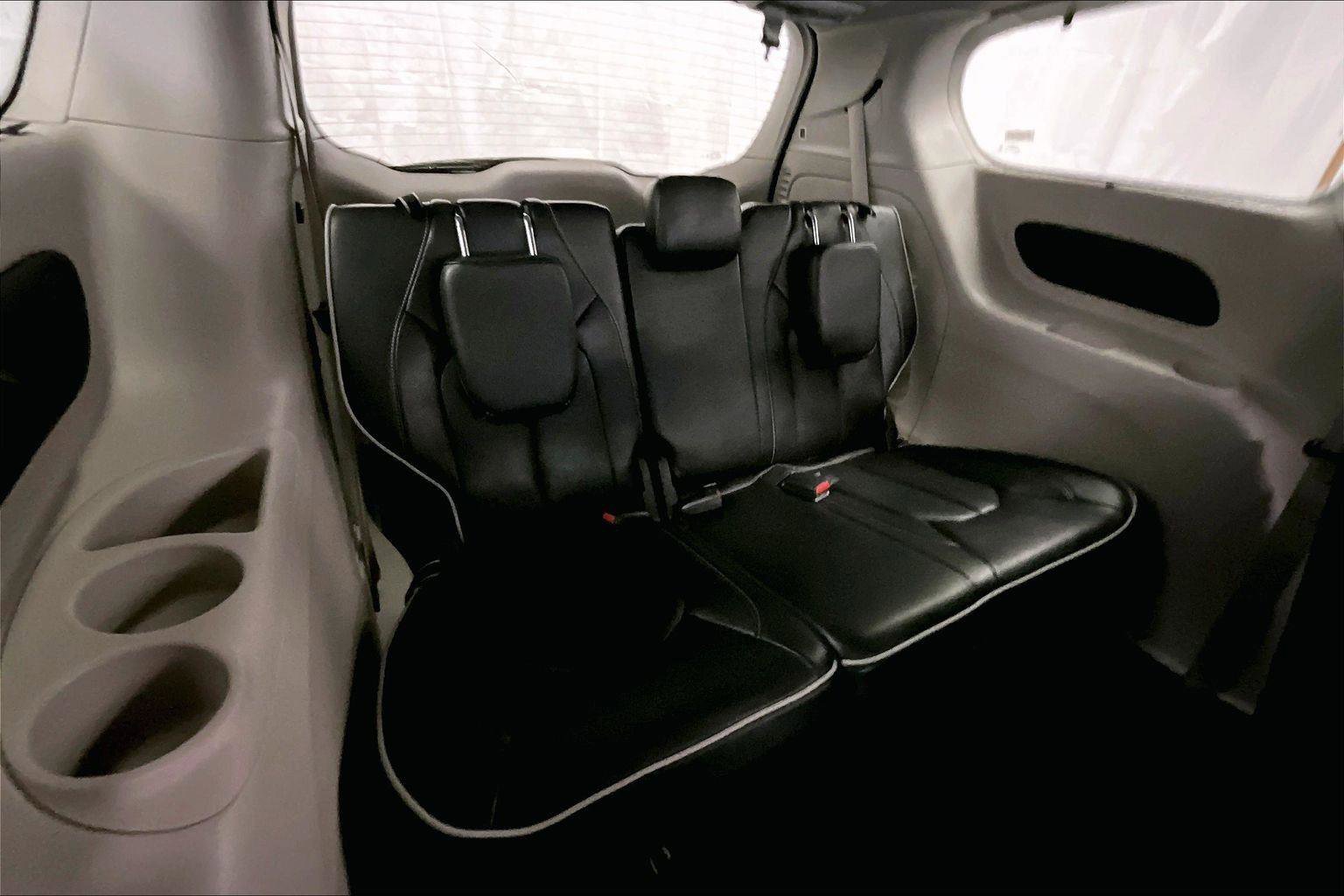 Used 2023 Chrysler Pacifica Limited image 27