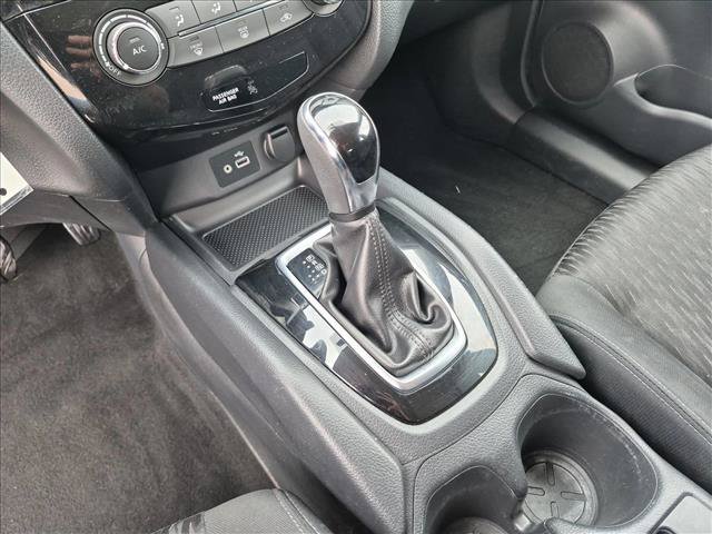 Used 2018 Nissan Rogue S AWD/4WD image 12