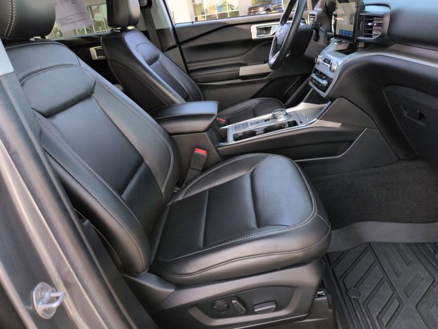 Certified 2022 Ford Explorer XLT w/ Equipment Group 202A RWD image 35