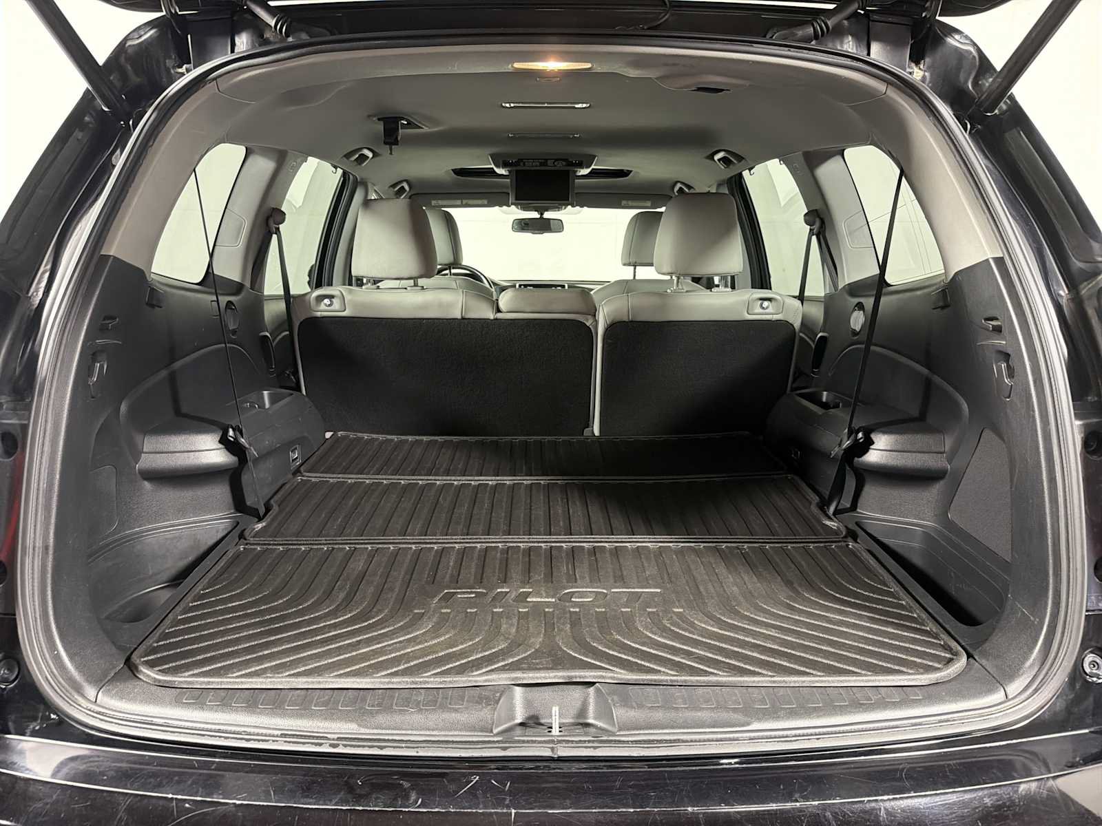 Used 2017 Nissan Titan SL RWD image 47