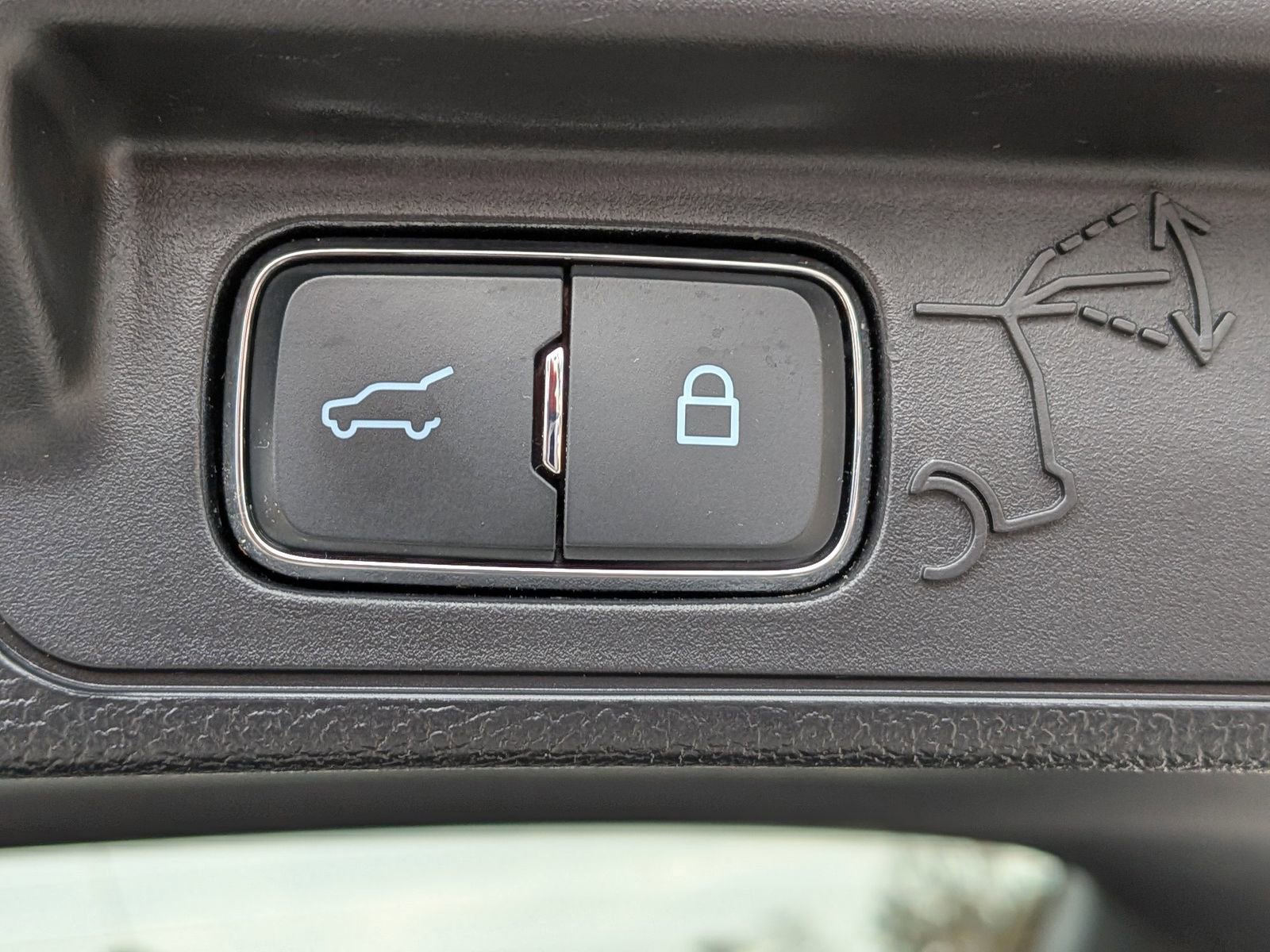 Certified 2023 Ford Explorer XLT w/ Equipment Group 202A image 15