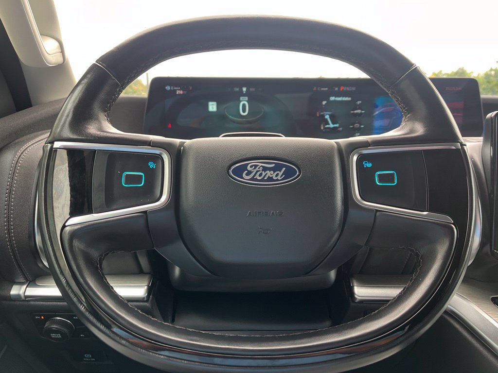 Certified 2025 Ford Expedition Max Platinum w/ Driver's Package AWD/4WD image 26