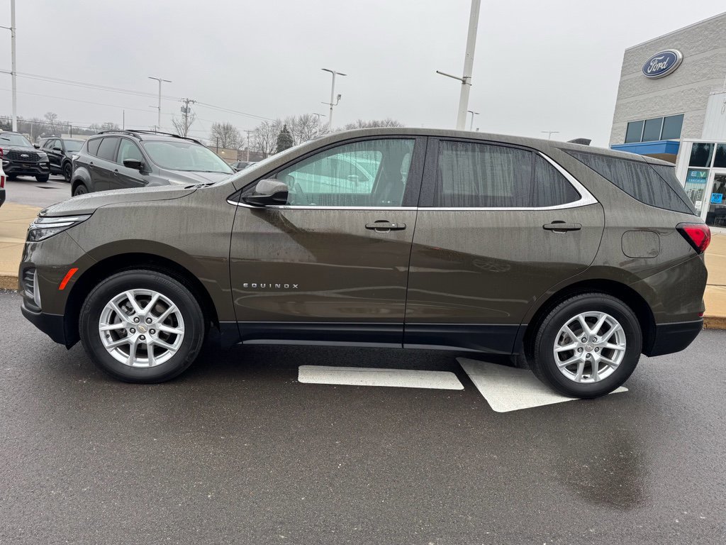 Used 2024 Chevrolet Equinox LT image 2