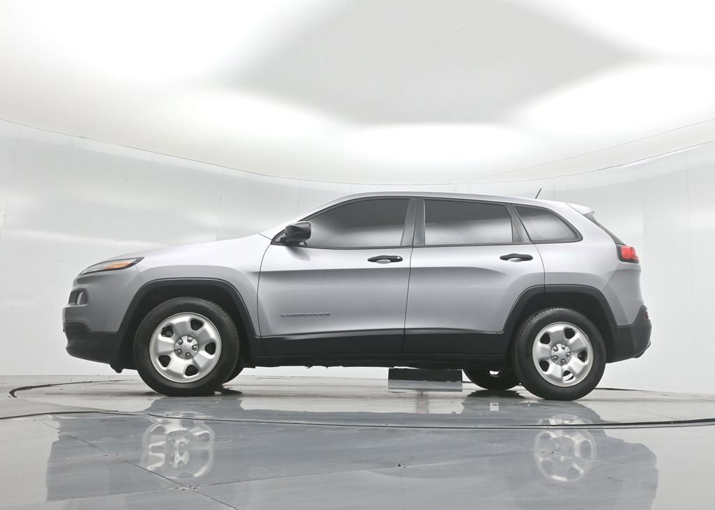 Used 2017 Jeep Cherokee Sport image 23
