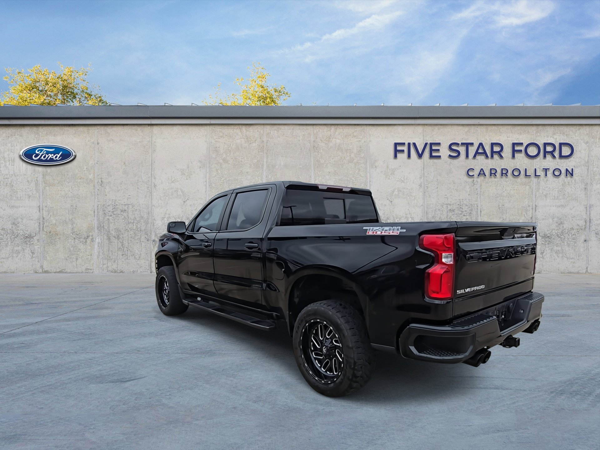 Used 2022 Chevrolet Silverado 1500 LT Trail Boss w/ Convenience Package II image 6