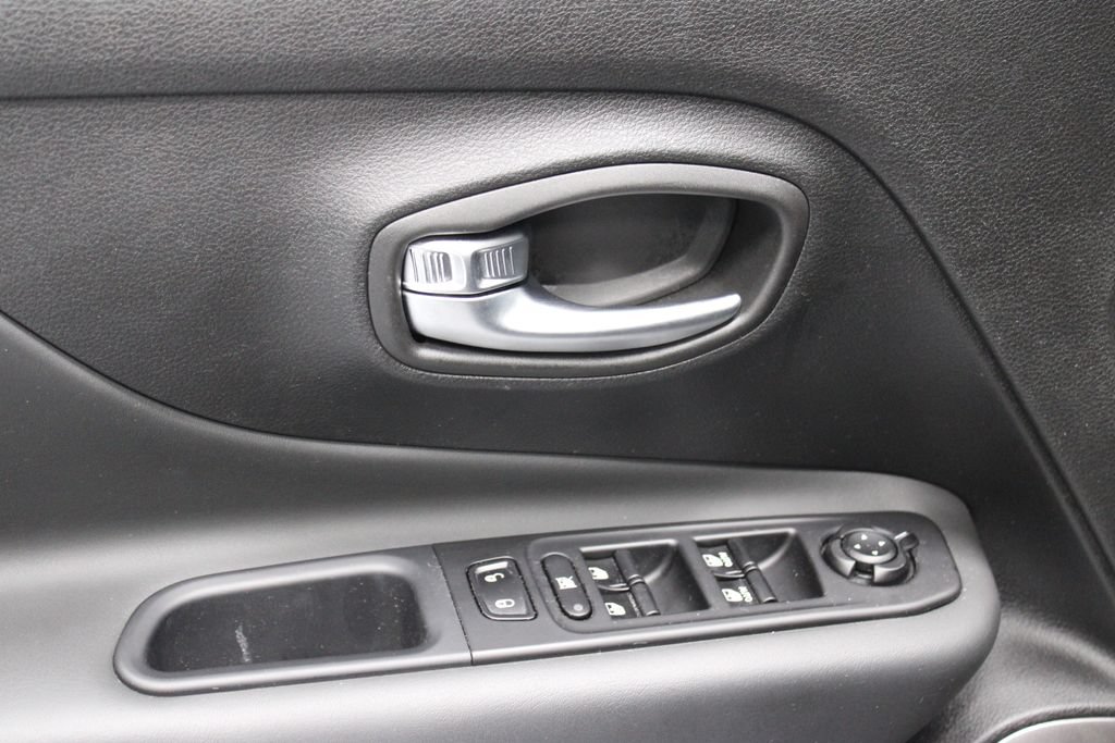 Used 2022 Jeep Renegade Limited AWD/4WD image 23