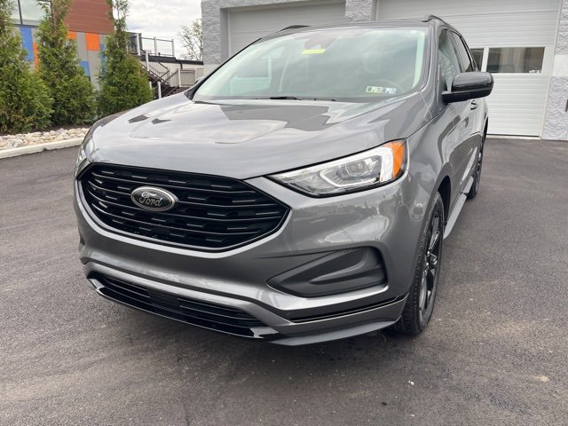 Certified 2022 Ford Edge SE w/ Black Appearance Package image 8