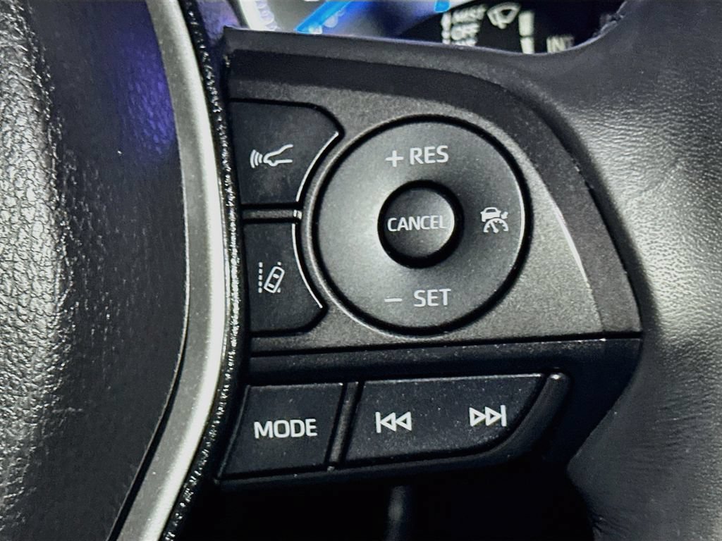 Used 2023 Toyota Venza LE AWD/4WD image 35