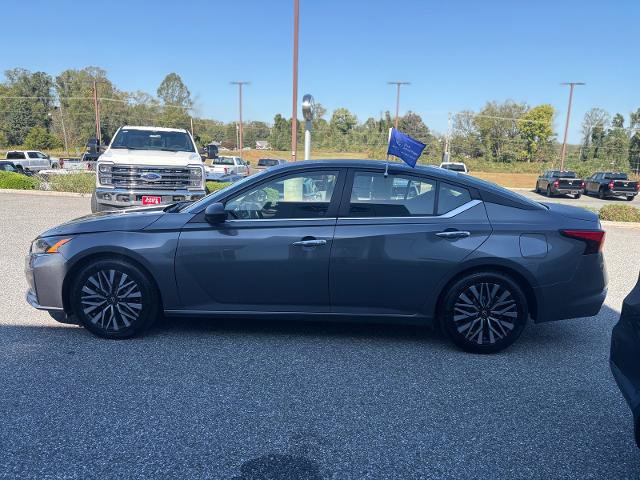 Used 2025 Nissan Altima 2.5 SV FWD image 6