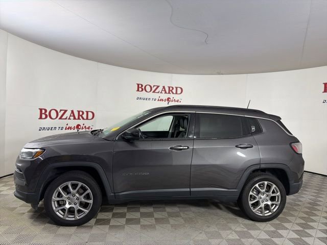 Used 2022 Jeep Compass Latitude w/ Sun and Sound Group image 2