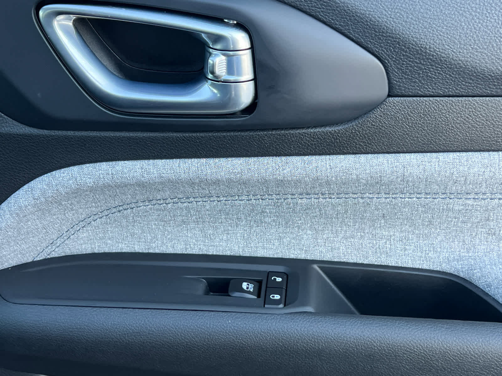 Used 2024 Jeep Compass Sport image 17