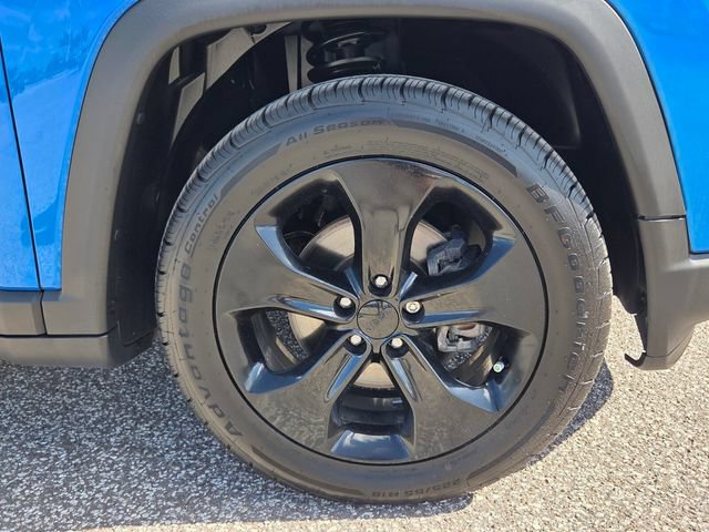Used 2019 Jeep Compass Latitude FWD image 11