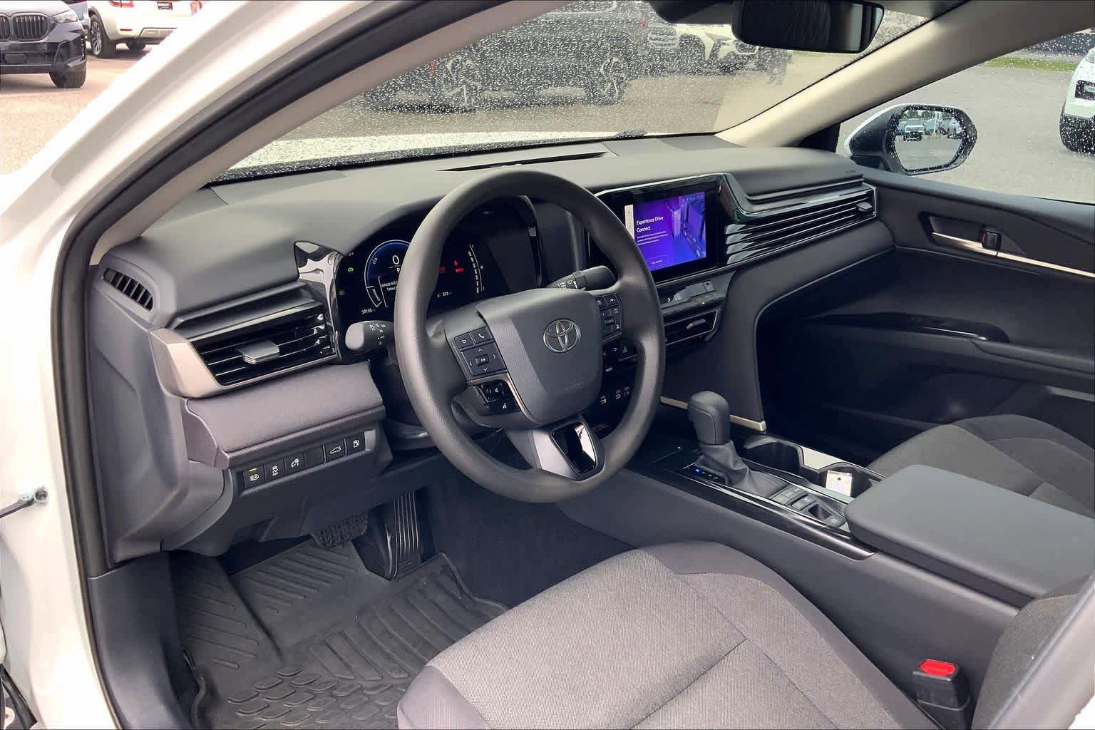 Used 2025 Toyota Camry LE w/ Convenience Package FWD image 16