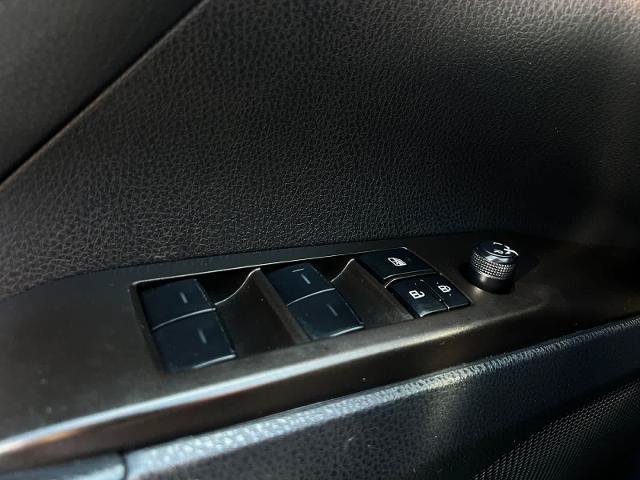 Used 2022 Toyota Camry SE FWD image 17
