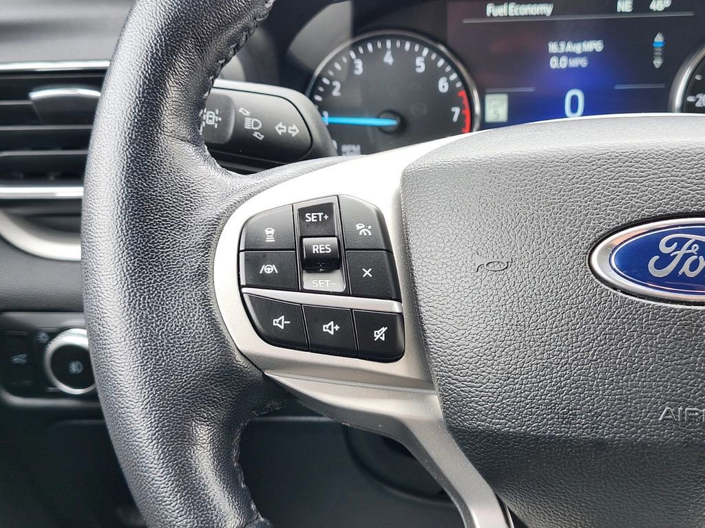 Certified 2022 Ford Explorer XLT w/ Equipment Group 202A image 30