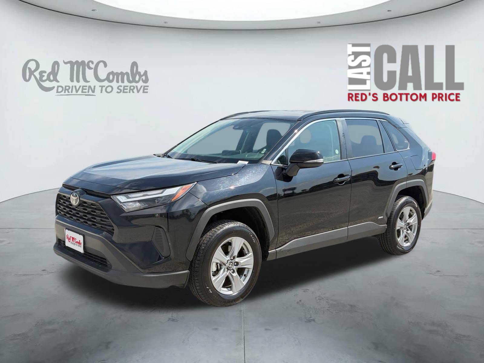 Used 2025 Toyota RAV4 XLE AWD/4WD image 1