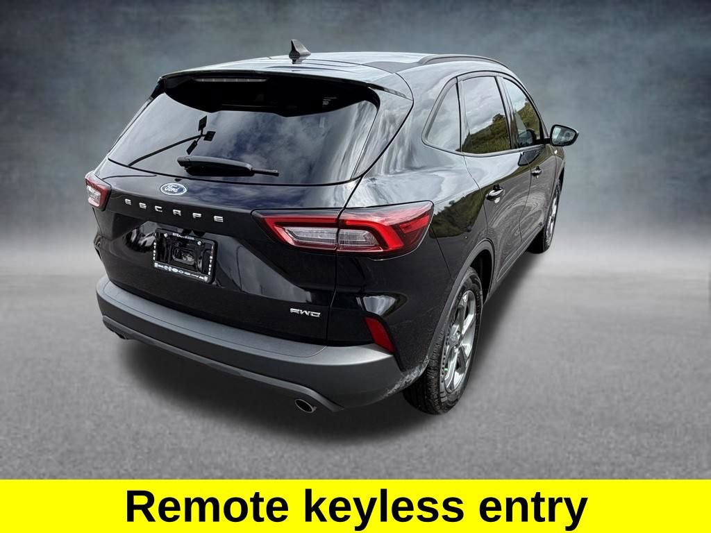 Certified 2025 Ford Escape ST-Line Select AWD/4WD image 5