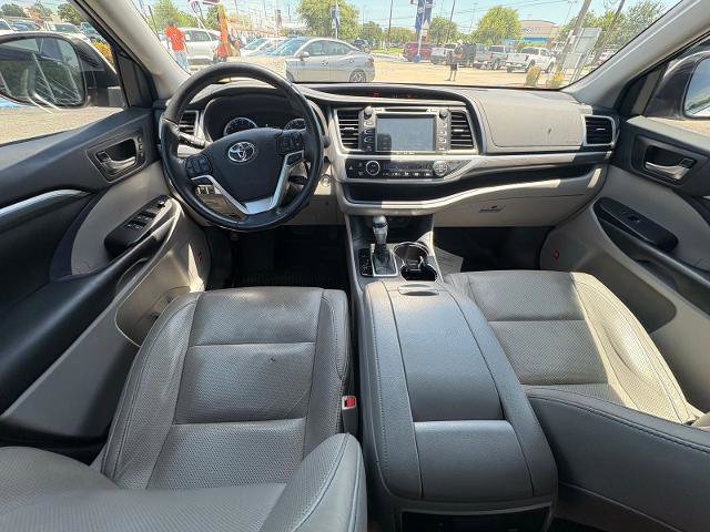 Used 2019 Toyota Highlander Limited FWD image 13