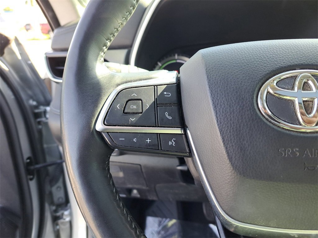 Used 2021 Toyota Highlander Limited image 18
