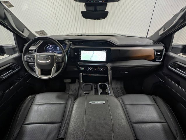 Used 2024 GMC Sierra 3500 Denali w/ Denali Reserve Package AWD/4WD image 3
