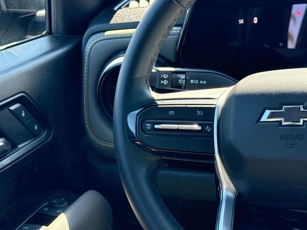 Used 2024 Chevrolet Colorado ZR2 w/ Technology Package image 15