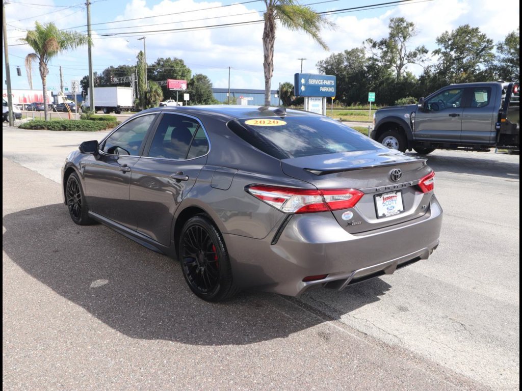 Used 2020 Toyota Camry SE FWD image 10