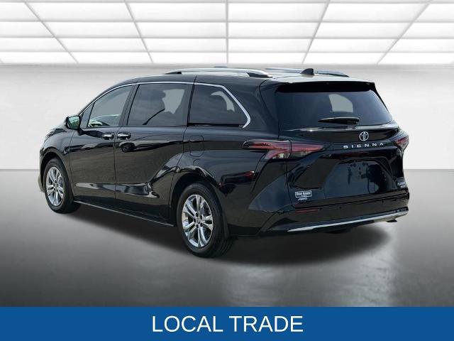 Used 2023 Toyota Sienna Platinum AWD/4WD image 6