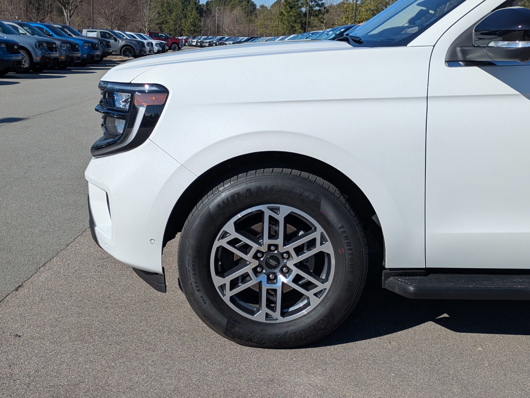 Certified 2025 Ford Expedition Active image 11