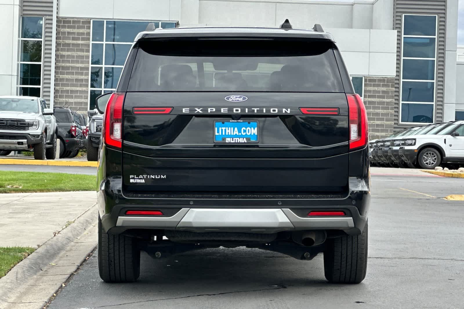 Certified 2025 Ford Expedition Platinum AWD/4WD image 7