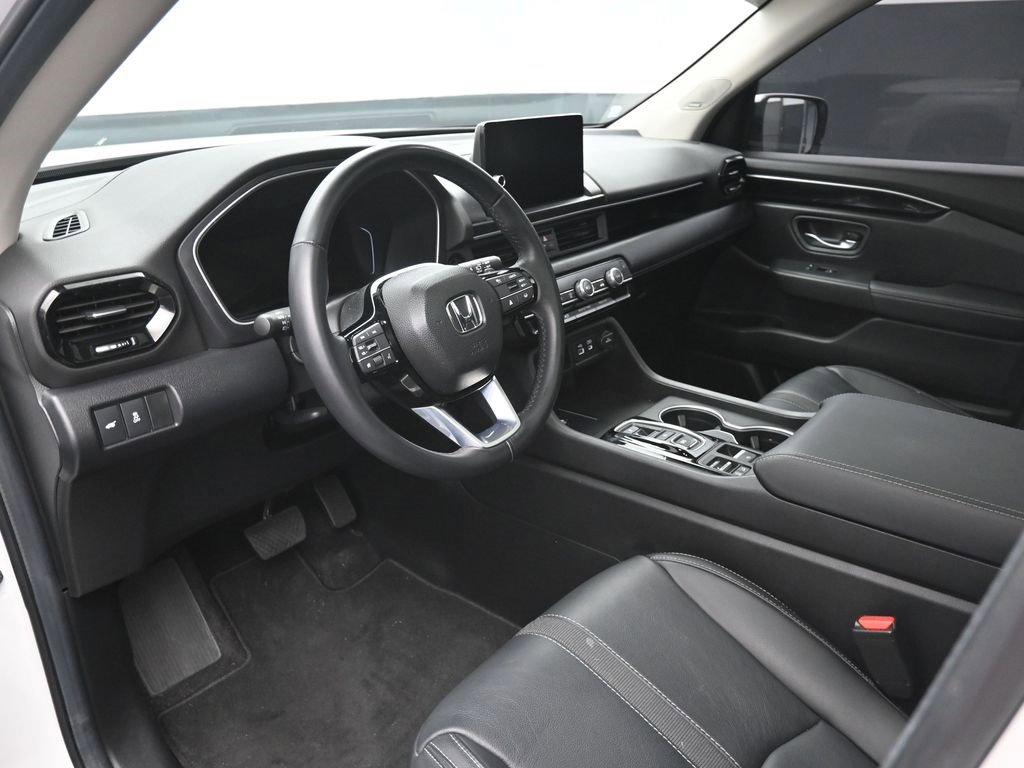 Used 2024 Honda Pilot Touring image 19