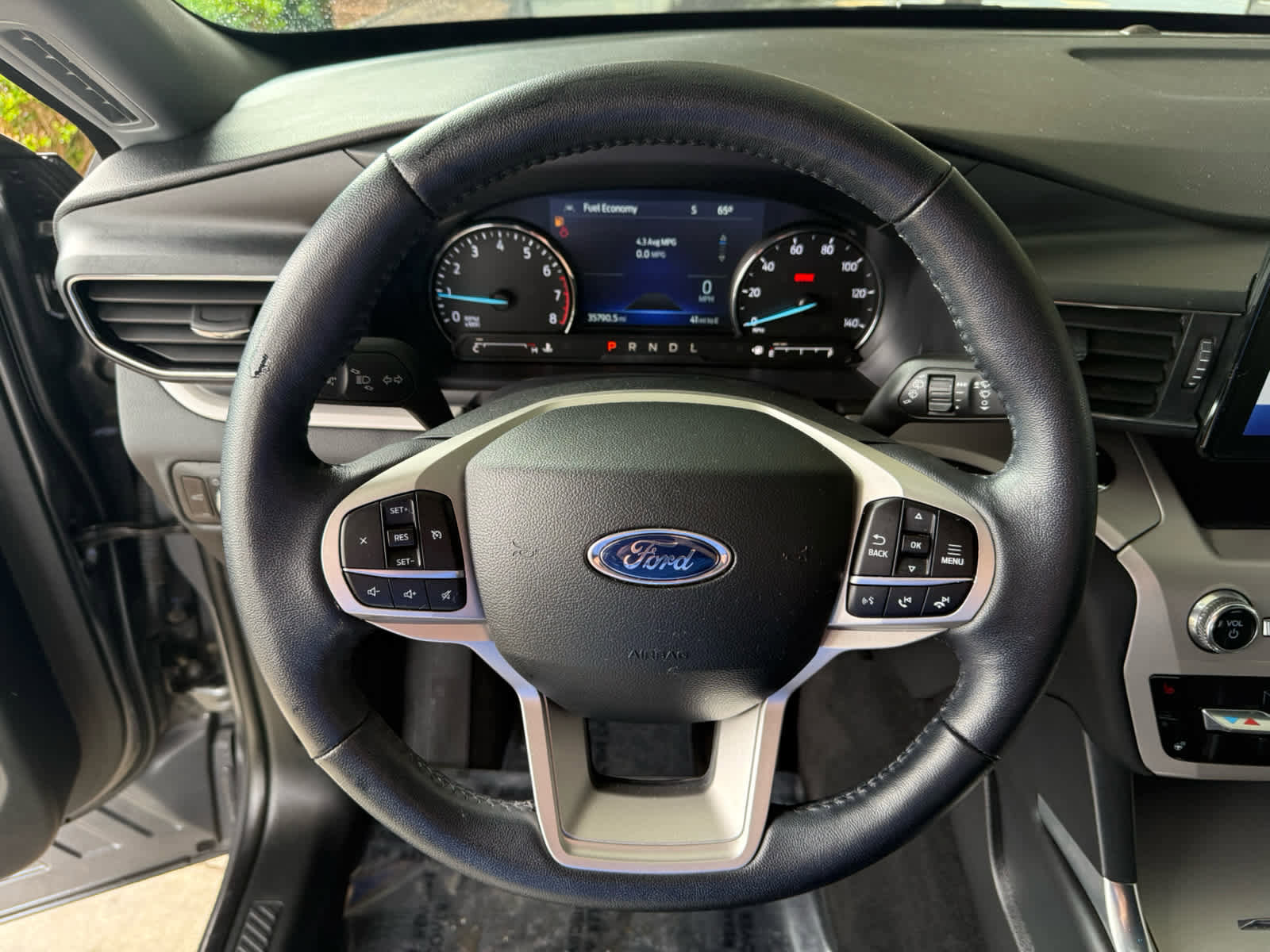 Certified 2023 Ford Explorer XLT w/ Equipment Group 202A AWD/4WD image 2