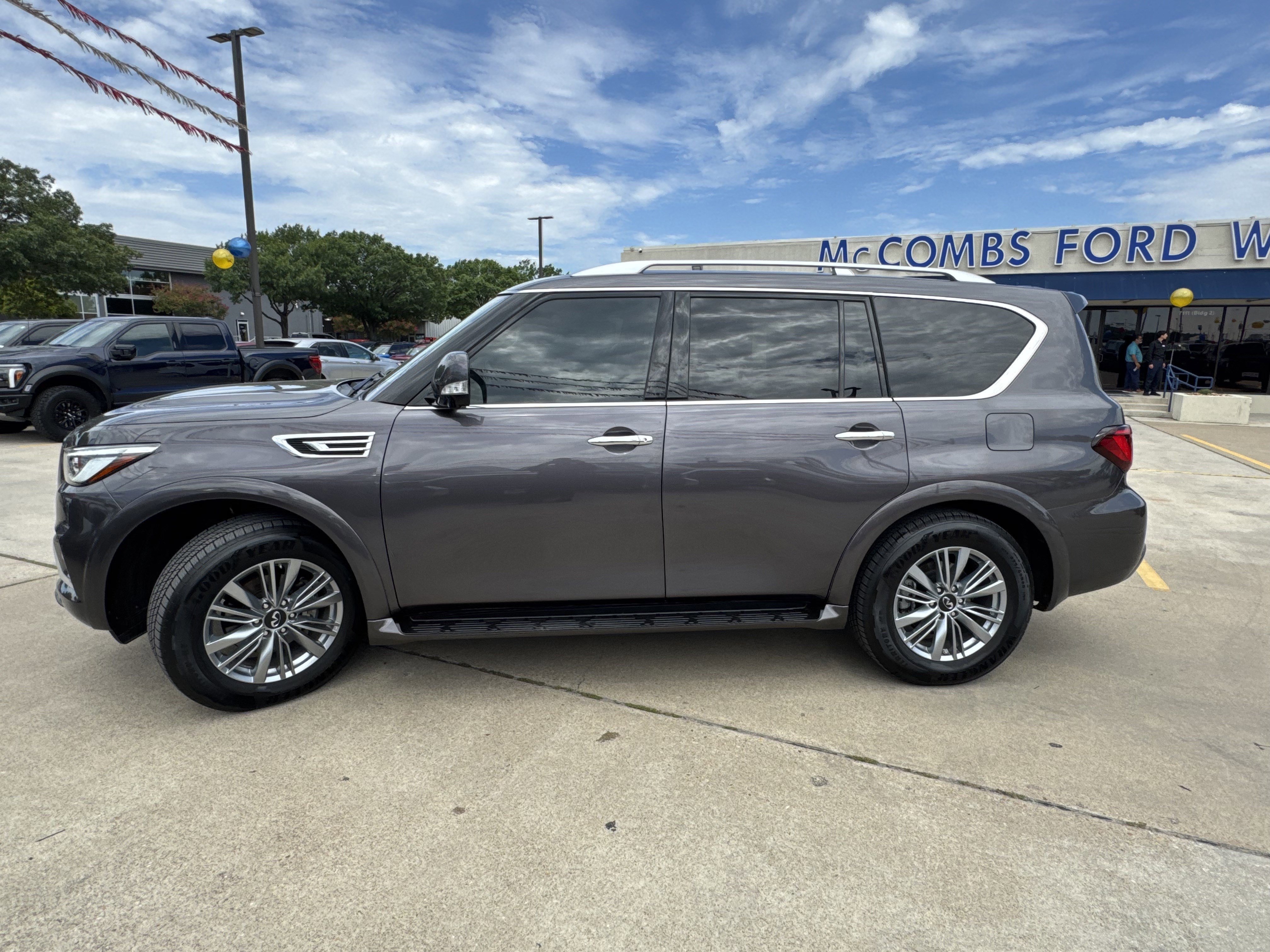 Used 2024 INFINITI QX80 Luxe image 7