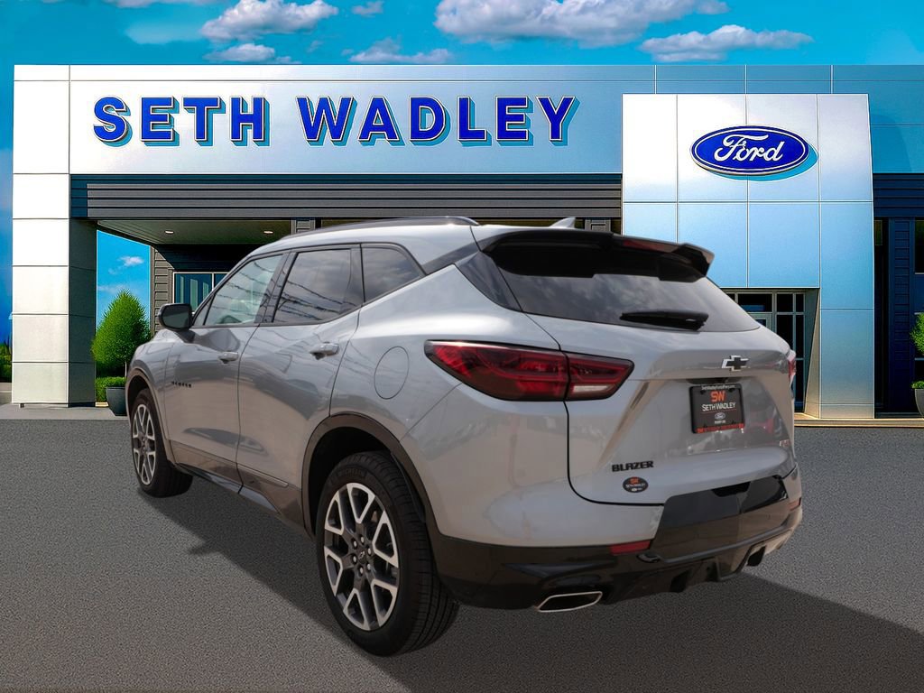 Used 2025 Chevrolet Blazer RS image 3