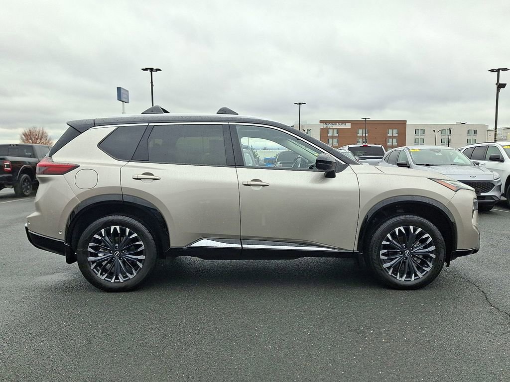 Used 2024 Nissan Rogue Platinum w/ Platinum Premium Package image 5