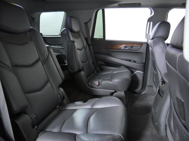 Used 2020 Cadillac Escalade Luxury w/ Escalade Sport Edition AWD/4WD image 14