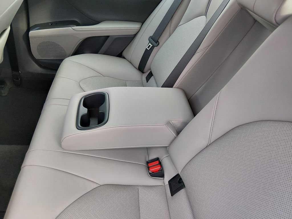 Used 2024 Toyota Camry XLE FWD image 15