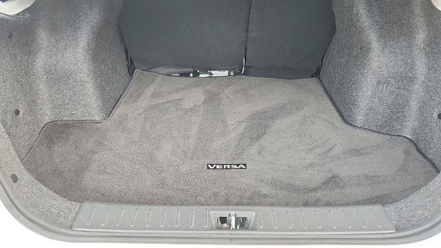 Used 2022 Nissan Versa SV FWD image 27