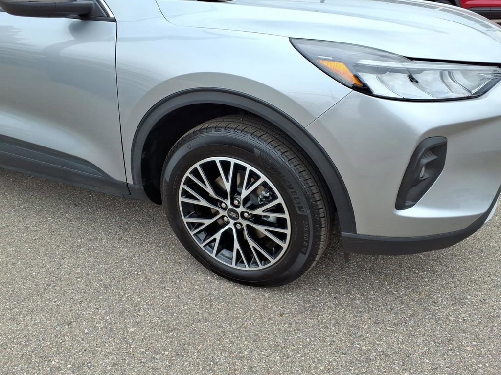 Certified 2023 Ford Escape SE image 8