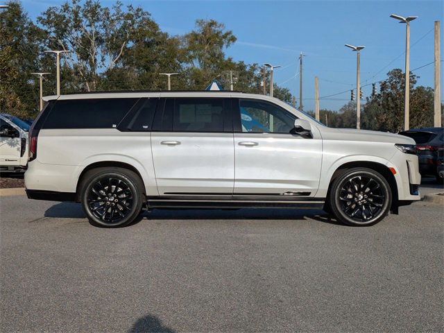 Used 2023 Cadillac Escalade ESV Sport w/ LPO, ONYX Package image 6