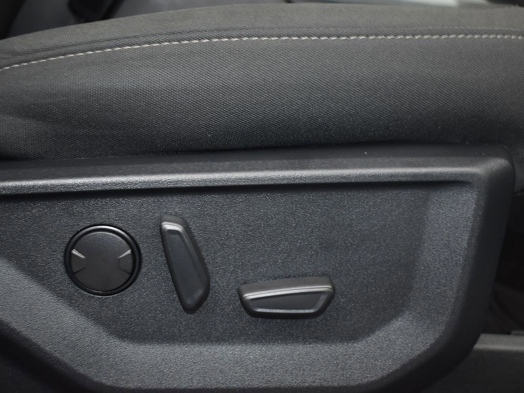 Certified 2022 Ford F150 XLT w/ Equipment Group 302A High image 47