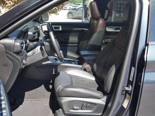 Certified 2024 Ford Explorer Platinum AWD/4WD image 3