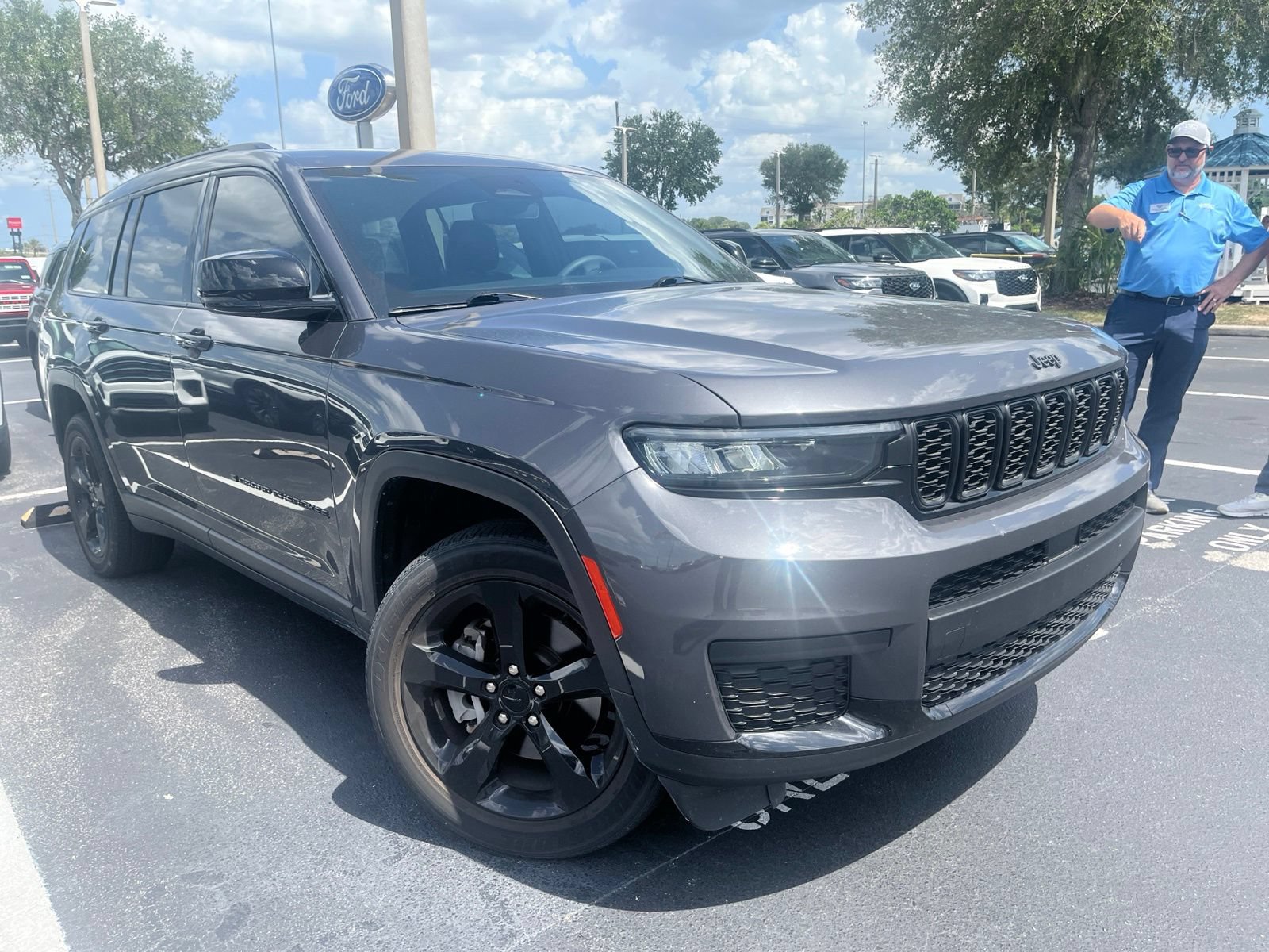 Used 2023 Jeep Grand Cherokee L Laredo RWD video 1