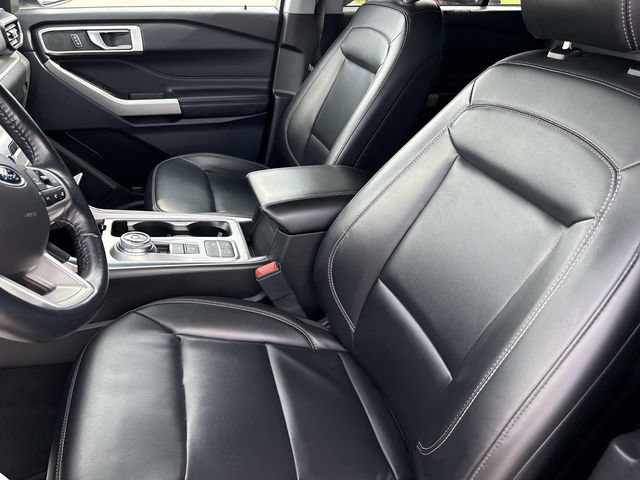 Certified 2022 Ford Explorer XLT w/ Equipment Group 202A RWD image 27