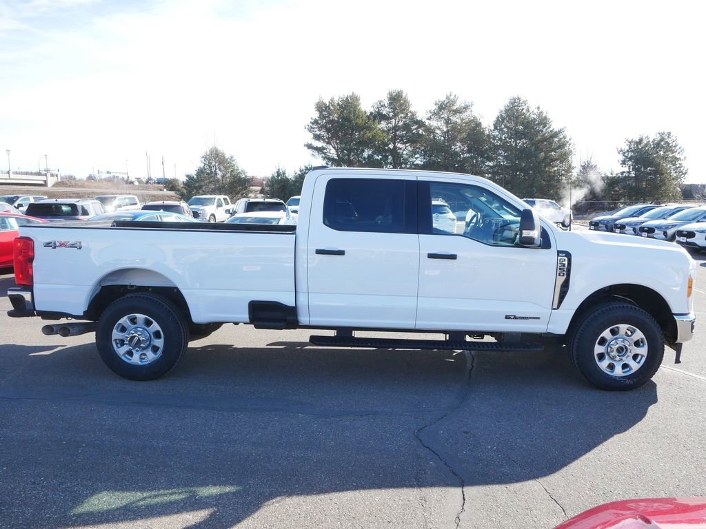 Certified 2023 Ford F350 XLT image 4