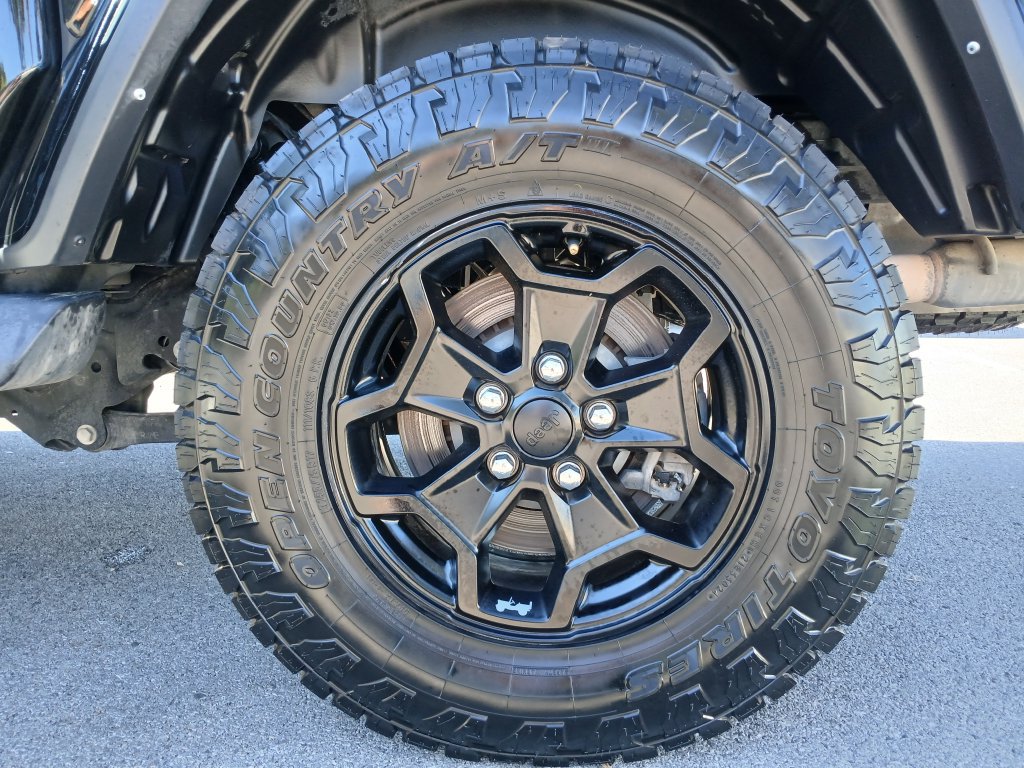 Used 2021 Jeep Gladiator Sport AWD/4WD image 23