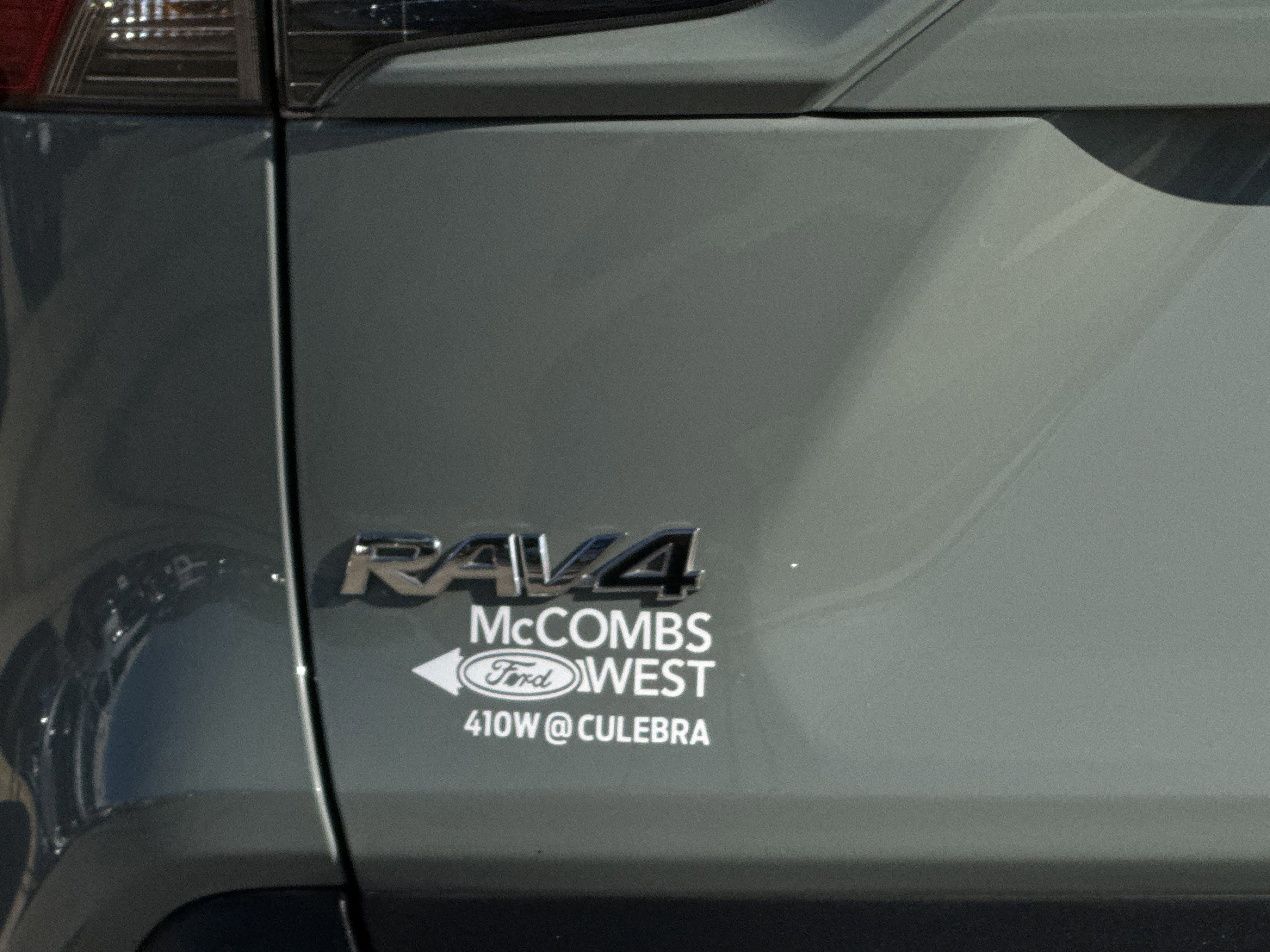 Used 2023 Toyota RAV4 XLE Premium image 11